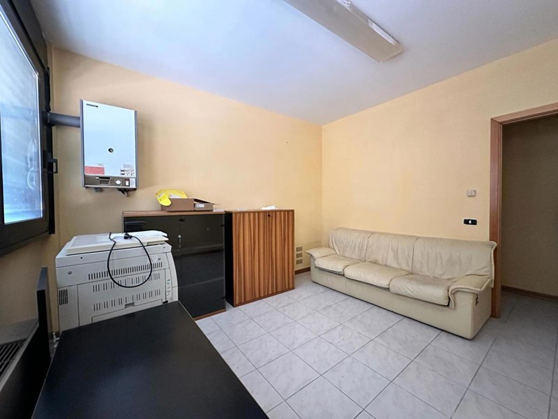 Ufficio in Affitto a Arezzo, 400€, 40 m²