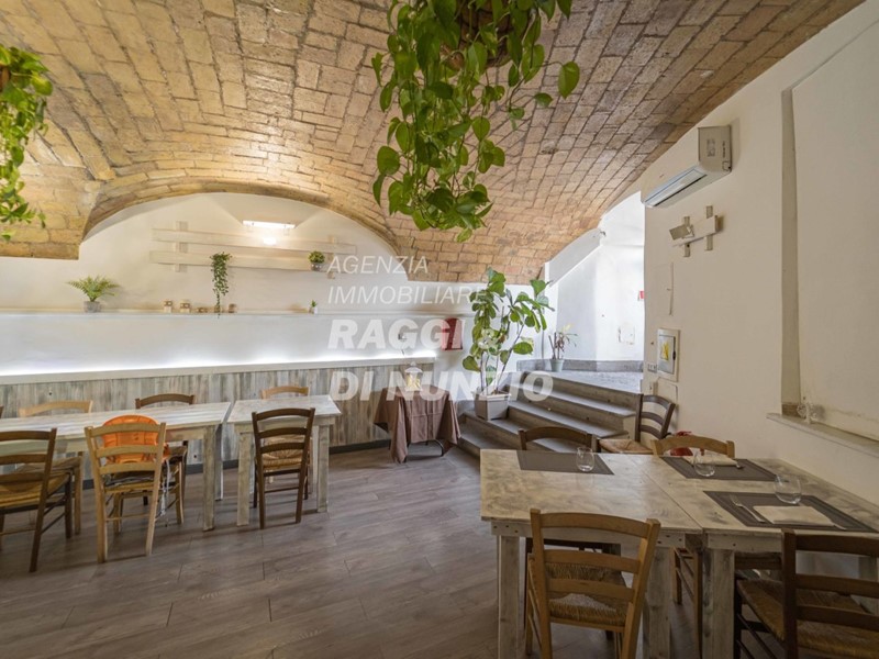 Immobile commerciale in Vendita a Frascati, 199'000&euro;, 110 m²