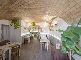 Immobile commerciale in Vendita a Frascati, 199'000&euro;, 110 m²