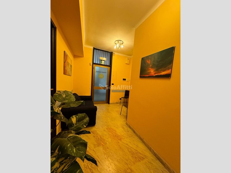 Ufficio in Affitto a Torino, zona Centro, 350€, 30 m²