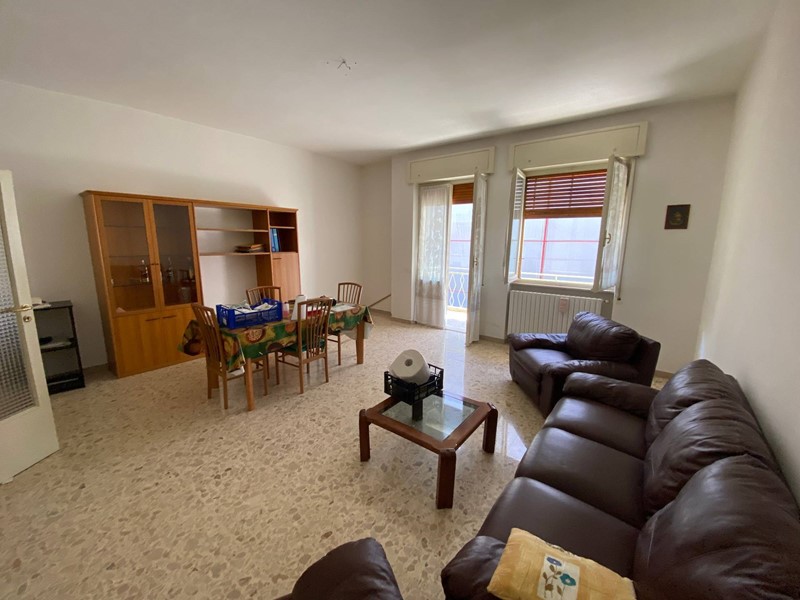 Appartamento in Vendita a Ascoli Piceno, zona Porta Maggiore, 140'000€, 136 m²