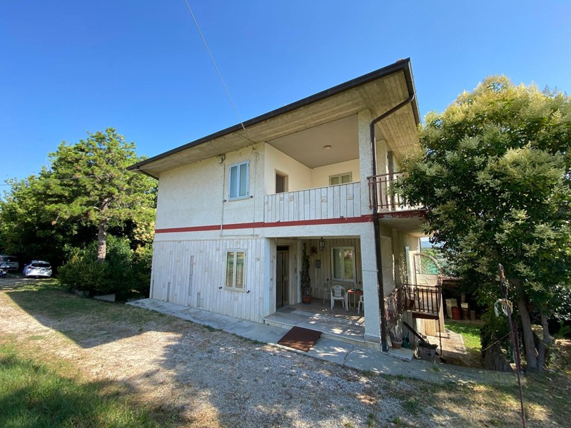 Rustico in Vendita a Castel di Lama, zona Piattoni, 275'000€, 430 m²