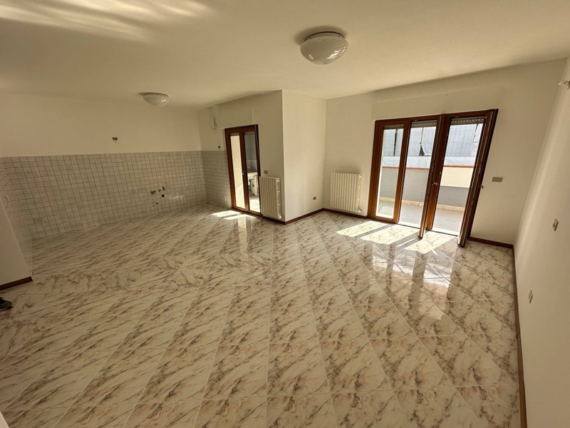 Appartamento in Vendita a Ascoli Piceno, zona Brecciarolo, 195'000€, 143 m²