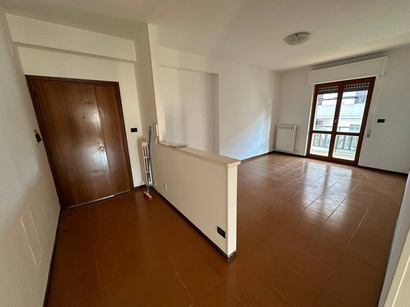 Quadrilocale in Vendita a Folignano, zona Villa Pigna, 90'000€, 100 m²