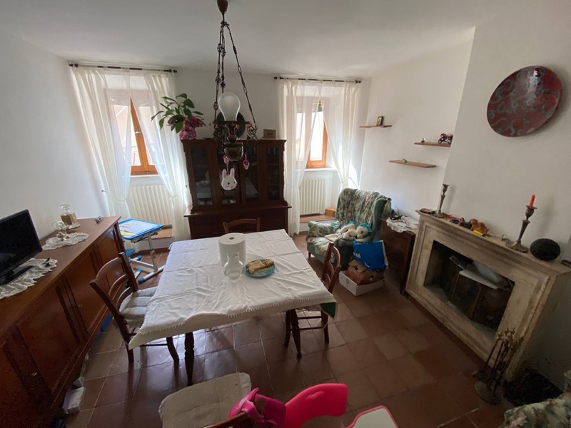 Casa Indipendente in Vendita a Ascoli Piceno, zona Piazzarola, 159'000€, 180 m²