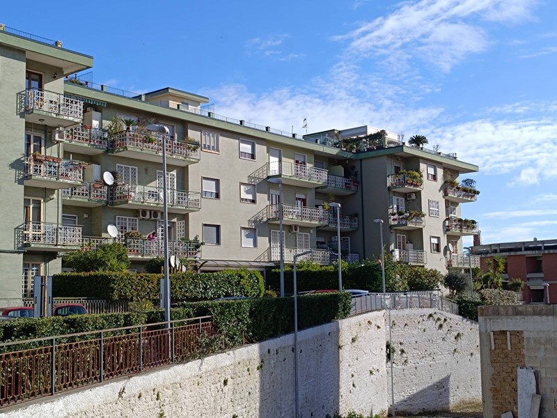 Bilocale in Vendita a Napoli, 325'000€, 80 m²
