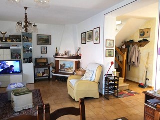 Casa Indipendente in Vendita a Lucca, zona San Vito, 330'000€, 130 m², arredato