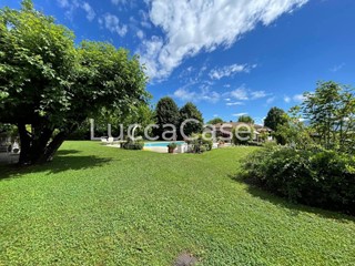 Villa in Vendita a Capannori, zona Tassignano, 1'000'000€, 600 m², con Box