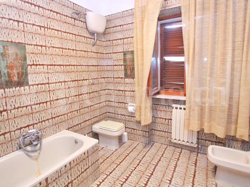 Casa Indipendente in Vendita a Jesi, 270'000&euro;, 350 m&#178;