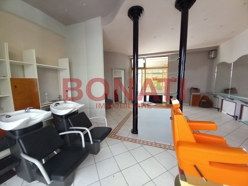 Immobile commerciale in Vendita a Castelnuovo Magra, 60'000€, 42 m², arredato