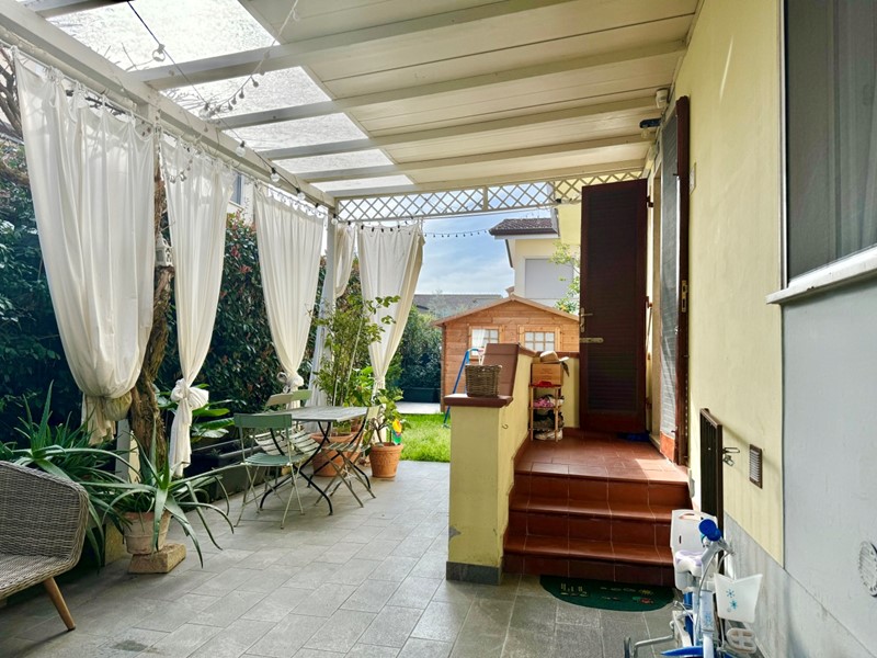 Trilocale in Affitto a Pietrasanta, 3'500€, 75 m², arredato