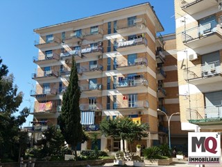 Box in Affitto a Mondragone, zona VIA VITTORIO EMANUELE, 22 m², con Box