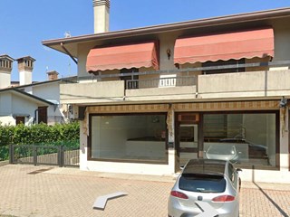 Attività commerciale in Vendita a Villorba, zona centrale, 80'000€, 81 m²