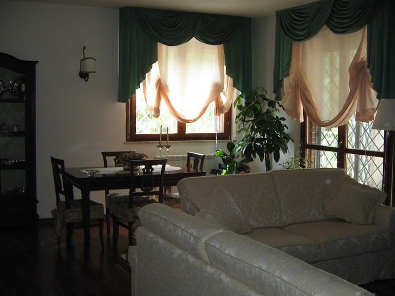 Quadrilocale in Vendita a Monterotondo, 225€, 118 m²