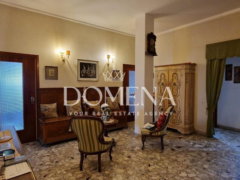 Appartamento in Vendita a Siena, 380'000€, 175 m²