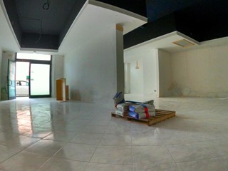 Negozio in Vendita a Poggibonsi, 160'000€, 160 m²