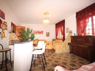 Appartamento in Vendita a Ugento, 145'000€, 230 m²