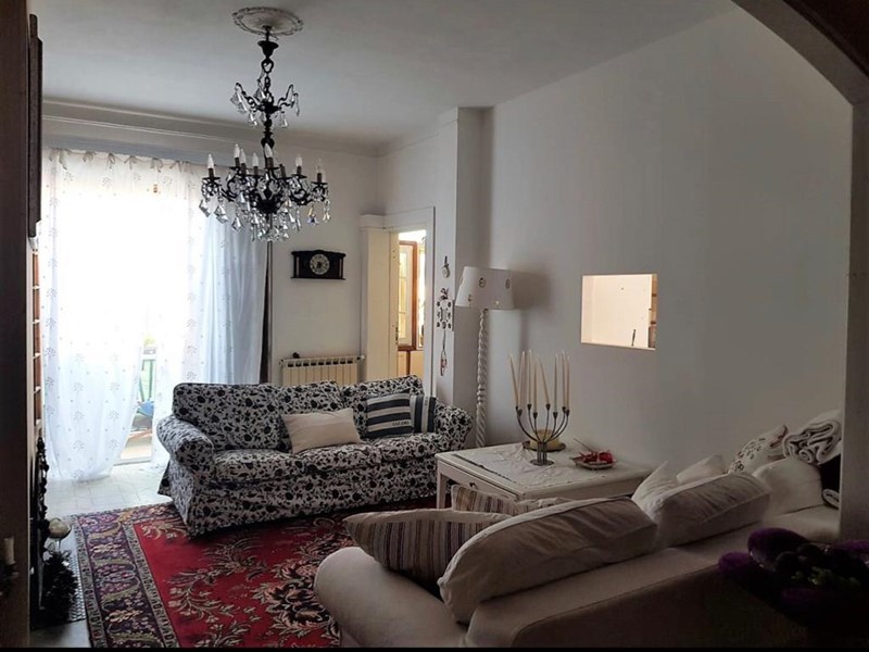 Casa Semi Indipendente in Vendita a Castelnuovo Magra, 250'000&euro;, 145 m²