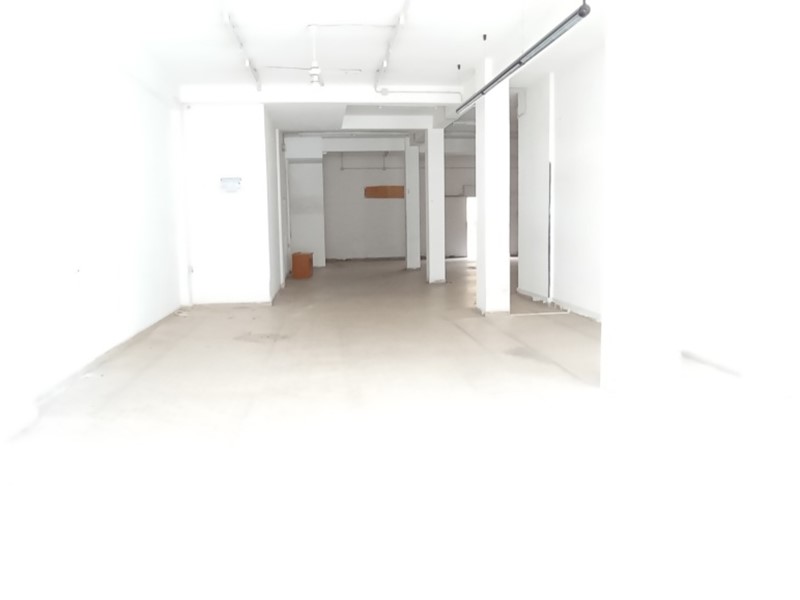 Immobile commerciale in Affitto a Ragusa, 1'100€, 250 m²