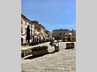 Immobile commerciale in Vendita a Sarzana, 100'000€, 41 m²