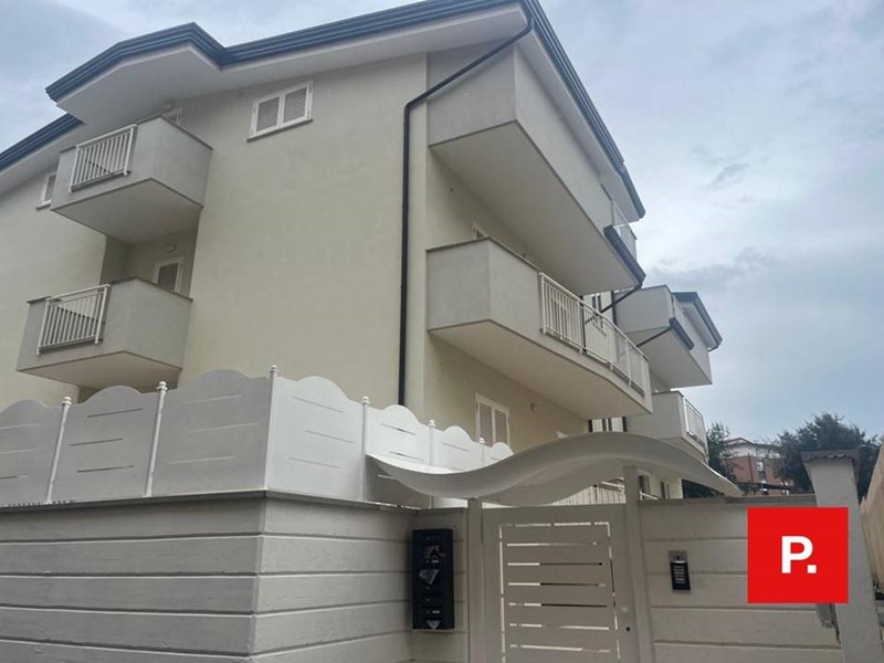 Quadrilocale in Vendita a Caserta, zona Caserta 2 (Cerasola), 265'000€, 100 m²