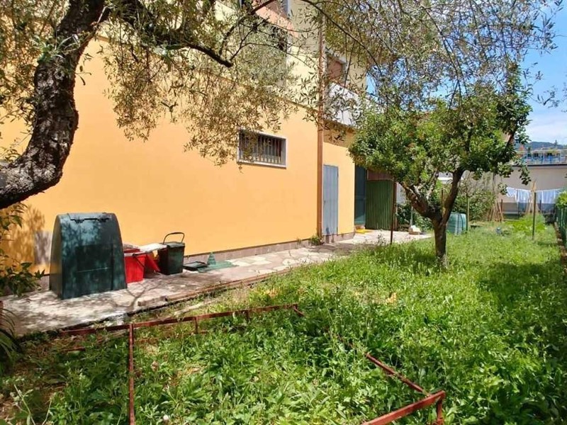Casa Semi Indipendente in Vendita a Castelnuovo Magra, zona Molicciara, 285'000€, 180 m²