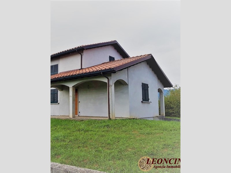 Casa Semi Indipendente in Vendita a Licciana Nardi, 240'000€, 190 m²