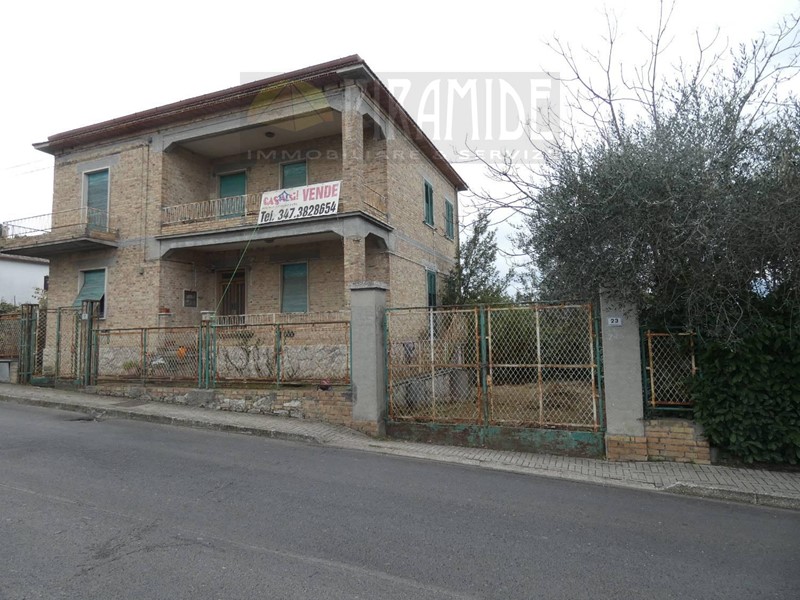 Casa Indipendente in Vendita a Sant'Omero, 149'000€, 300 m², arredato