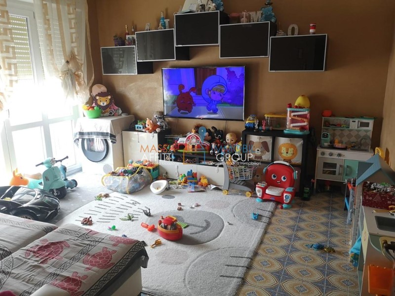 Trilocale in Vendita a Carrara, zona Marina Di Carrara, 160'000€, 84 m²