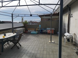 Trilocale in Vendita a Carrara, zona Marina Di Carrara, 160'000€, 84 m²