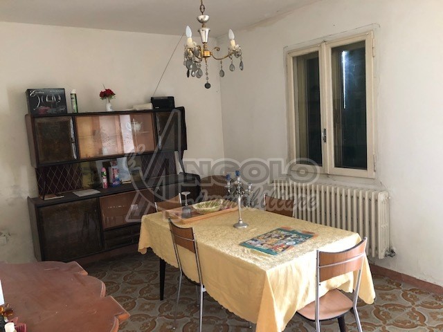 Villa in Vendita a Stienta, 73'000€, 190 m²