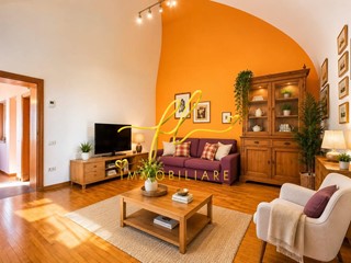 Appartamento in Vendita a Pomarance, 79'000&euro;, 98 m²