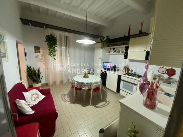 Appartamento in Vendita a Capannoli, zona San Pietro In Belvedere, 65'000€, 108 m²