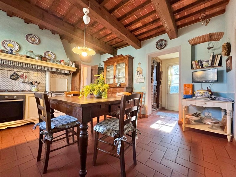 Casa Indipendente in Vendita a Casciana Terme Lari, zona Perignano, 270'000€, 175 m²