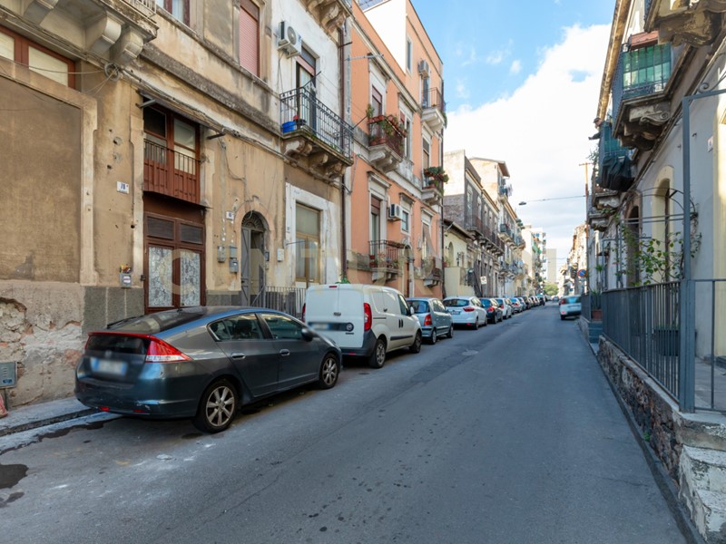 Bilocale in Vendita a Catania, 64'000&euro;, 50 m²