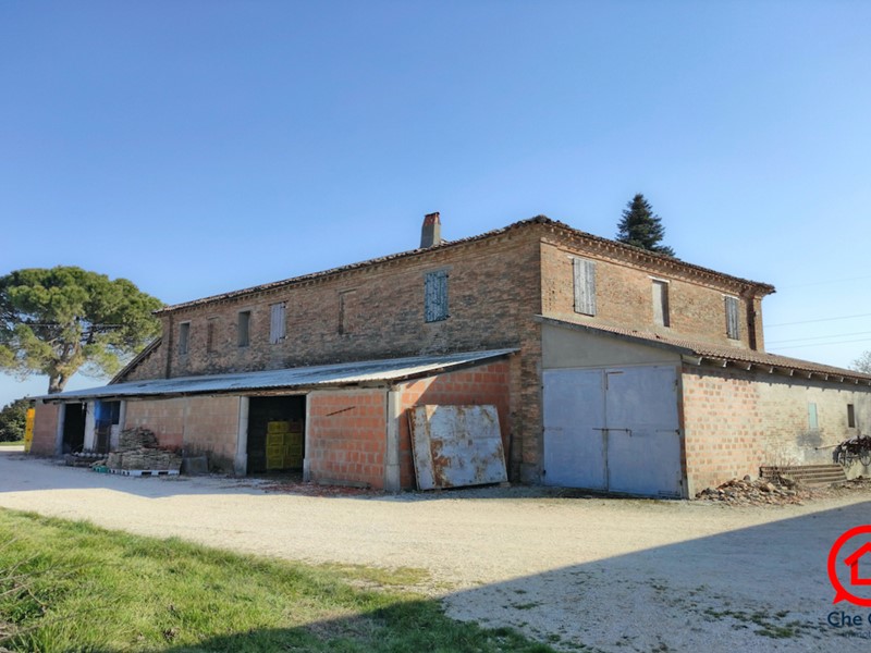 Casa Indipendente in Vendita a Ravenna, zona San Pietro in Campiano, 179'000&euro;, 616 m²