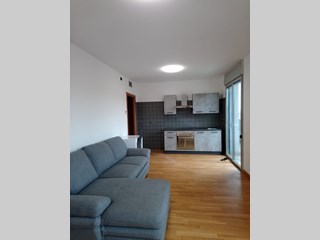 Trilocale in Affitto a Peschiera Borromeo, zona San Bovio , 1'200€, 90 m², arredato