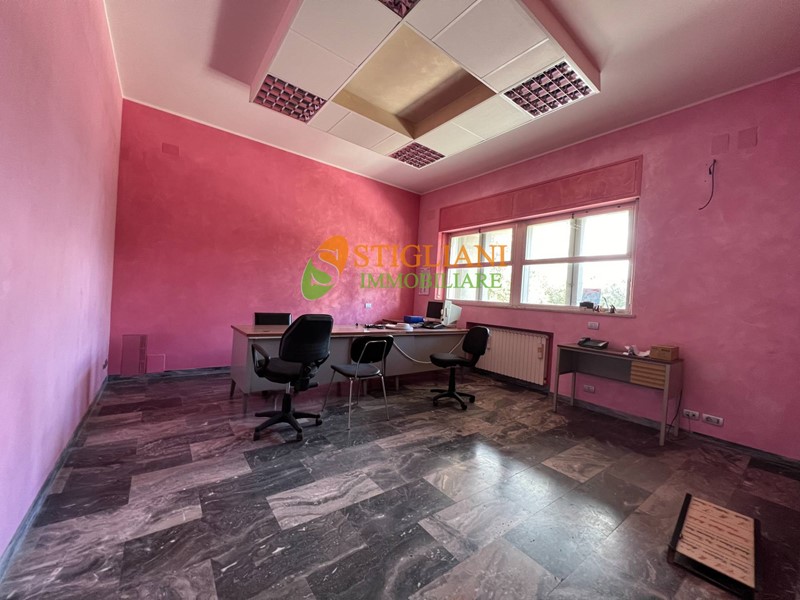Trilocale in Vendita a Campobasso, zona Semicentro, 110'000€, 105 m²