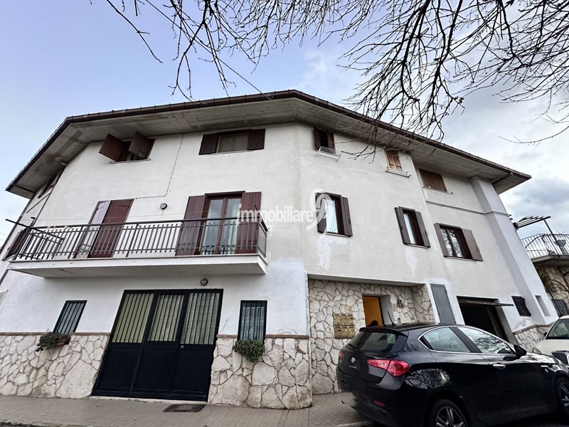 Trilocale in Vendita a L'Aquila, zona Colle di Roio, 60'000€, 63 m²