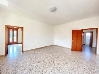 Ufficio in Affitto a Noventa Vicentina, 450€, 100 m²