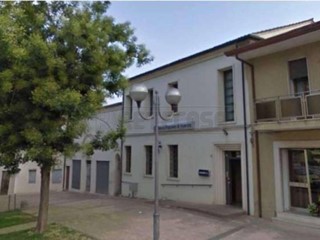 Ufficio in Vendita a Albettone, 137'000€, 278 m²