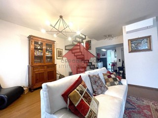 Appartamento in Vendita a Capraia e Limite, zona Limite, 325'000€, 120 m², con Box