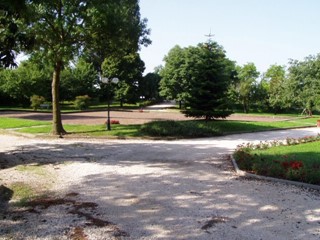 Attività commerciale in Affitto a Villadose, 5'000&euro;, 1100 m²