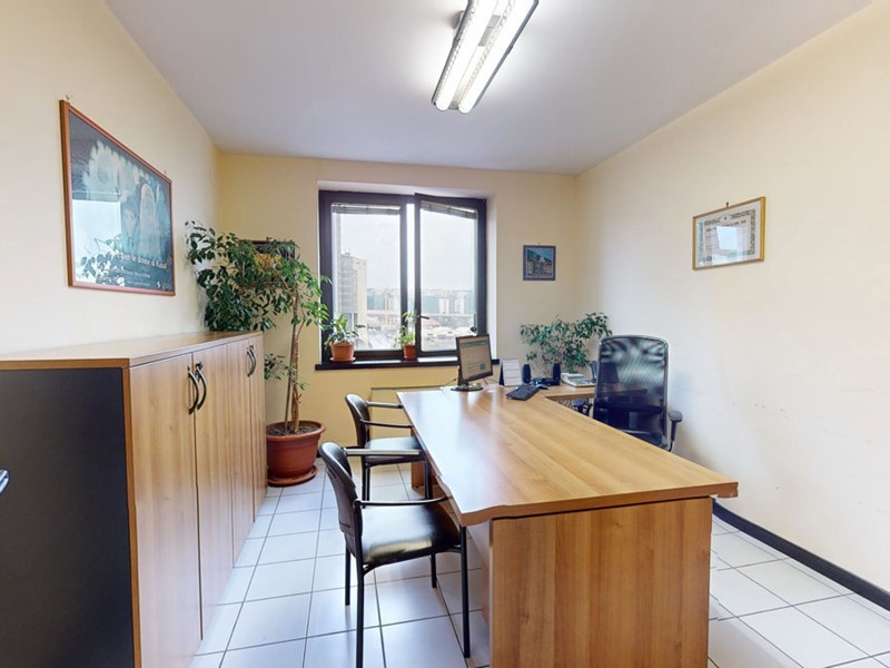 Ufficio in Vendita a Napoli, 250'000€, 110 m²