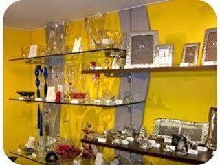 Attività commerciale in Vendita a Capannori, 30'000€, 120 m², arredato