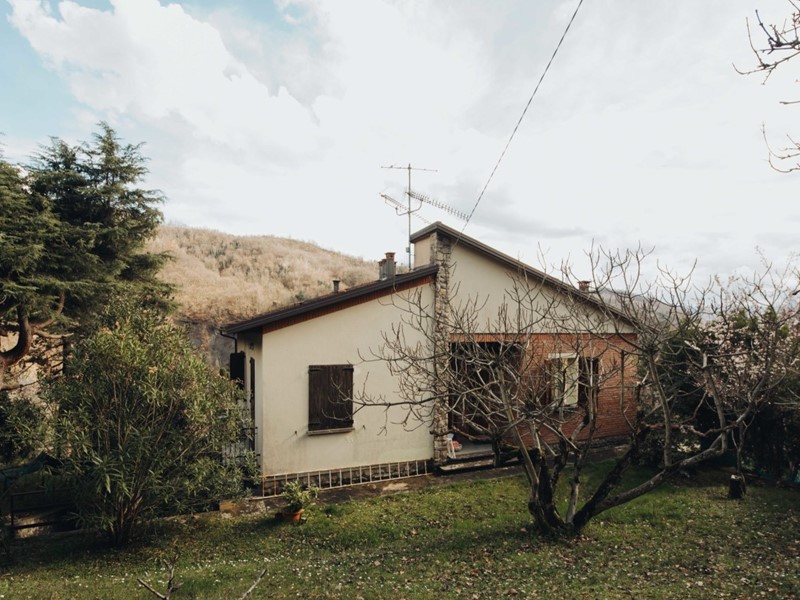 Casa Indipendente in Vendita a Monterenzio, 295'000€, 250 m², con Box