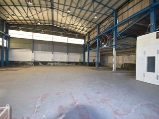 Capannone in Vendita a Carrara, 750'000€, 900 m²