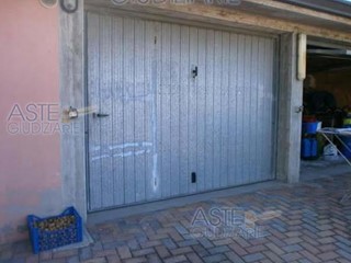 Box in Vendita a Cesena, zona Ruffio, 4'500€, 14 m², con Box