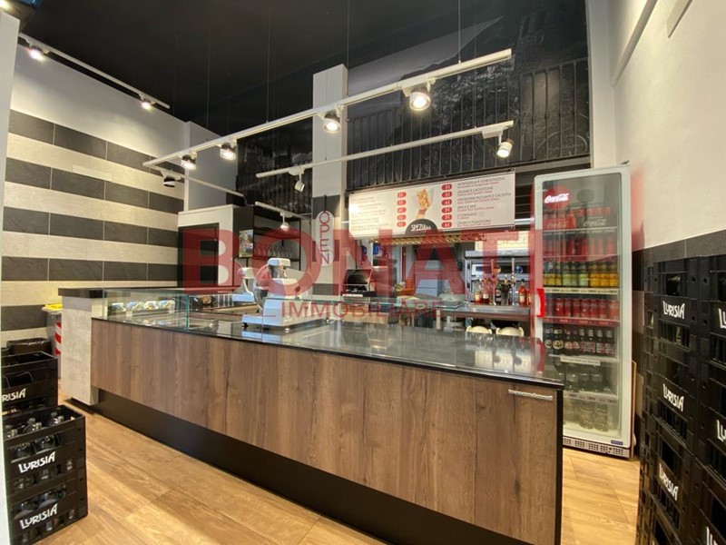 Attività commerciale in Vendita a La Spezia, zona Centro, 140'000€, 61 m²