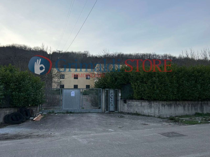 Casa Indipendente in Vendita a Benevento, 405'000€, 1200 m²